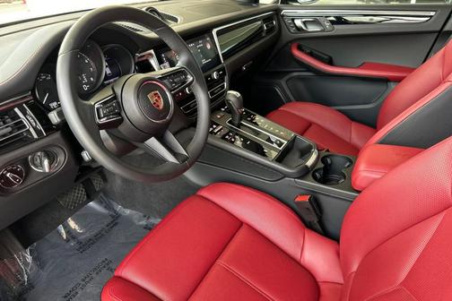 2025 Porsche Macan Macan
