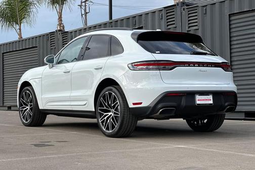 2026 Porsche Macan 
