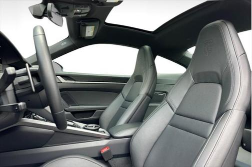2025 Porsche 911 Carrera
