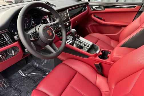 2026 Porsche Macan AWD