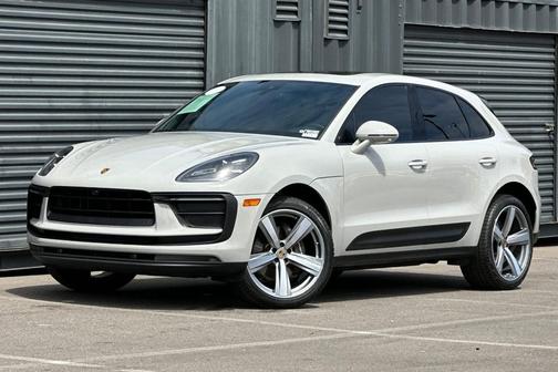 Chalk 2022 Porsche Macan Macan