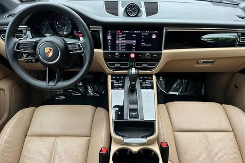 2023 Porsche Macan 