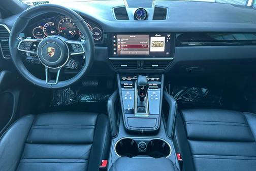 2023 Porsche Cayenne Platinum Edition