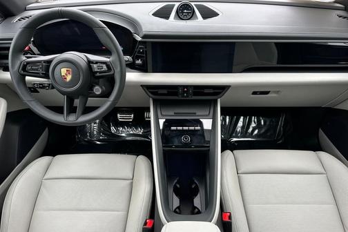 2025 Porsche Macan 4S