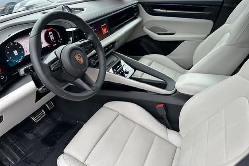 2025 Porsche Macan 4S