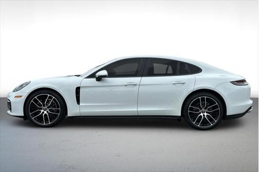 2022 Porsche Panamera 4