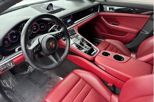 2022 Porsche Panamera 4