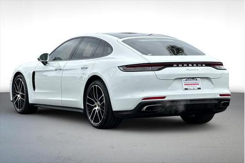 2022 Porsche Panamera 4