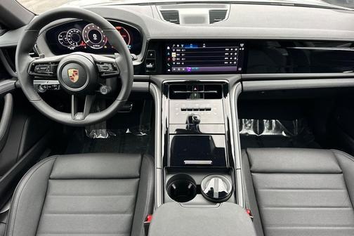 2026 Porsche Panamera BASE