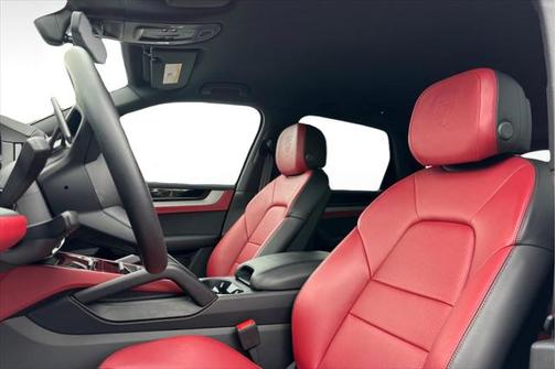 2024 Porsche Cayenne Base (Tiptronic)