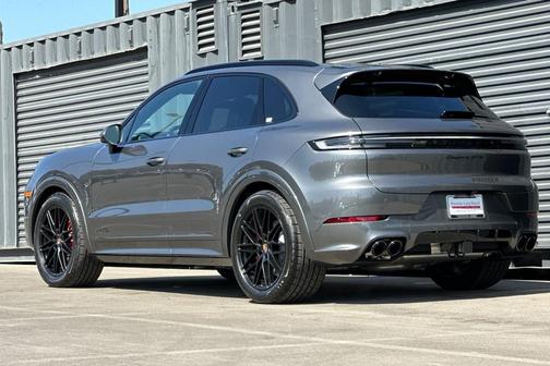 2026 Porsche Cayenne GTS