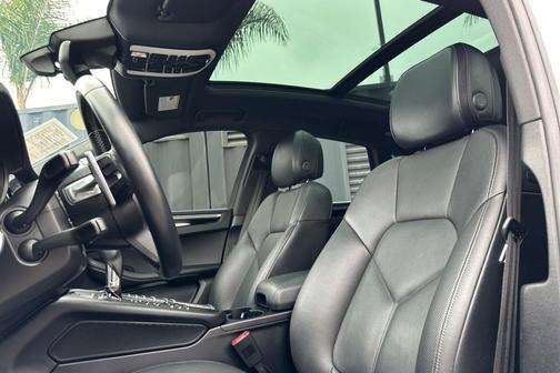 2020 Porsche Macan 
