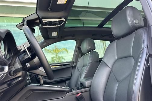 2023 Porsche Macan Macan