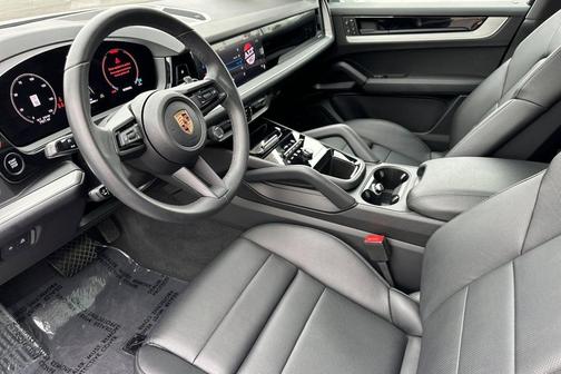 2025 Porsche Cayenne Base