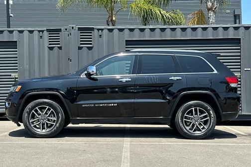Diamond Black Crystal Pearlcoat 2022 Jeep Grand Cherokee Limited