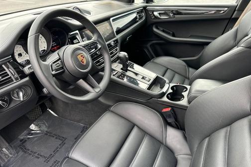 2022 Porsche Macan S
