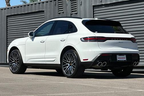 2025 Porsche Macan AWD
