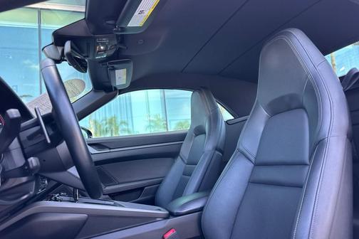 2021 Porsche 911 Carrera