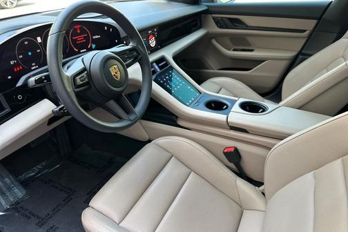 2023 Porsche Taycan 