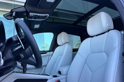 2026 Porsche Macan S