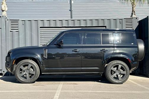 2022 Land Rover Defender 110 S