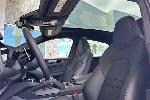 Chromite Black Metallic 2026 Porsche Cayenne GTS