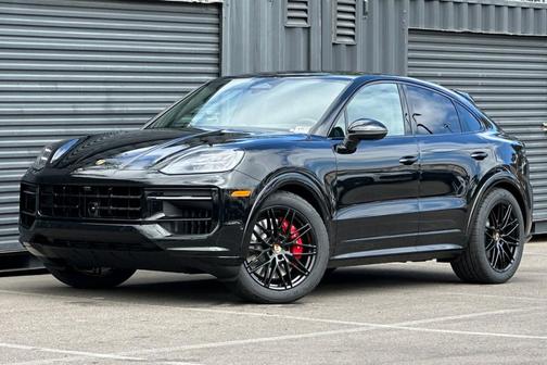 Chromite Black Metallic 2026 Porsche Cayenne GTS
