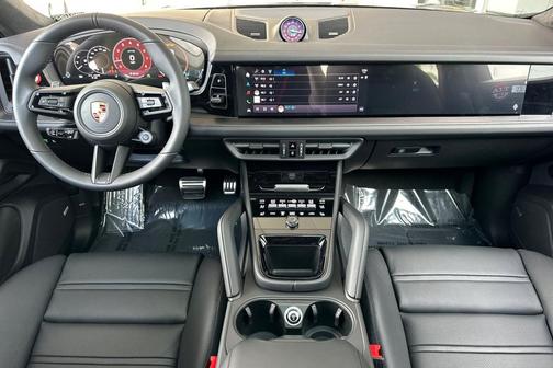 Chromite Black Metallic 2026 Porsche Cayenne GTS