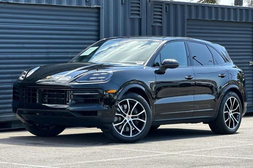 Chromite Black Metallic 2025 Porsche Cayenne Cayenne E-Hybrid