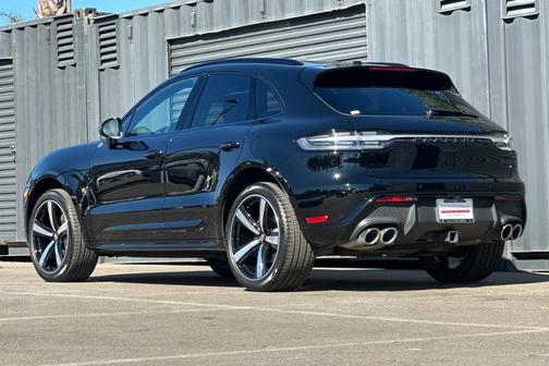 2022 Porsche Macan Base (PDK)