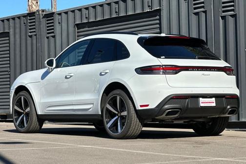 2026 Porsche Macan 