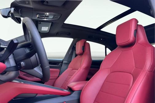2025 Porsche Macan 4S