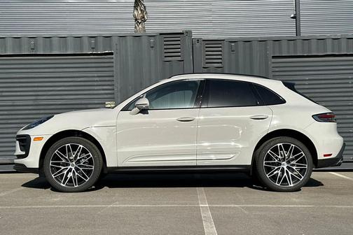 2026 Porsche Macan 
