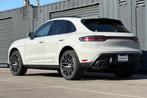 2026 Porsche Macan 