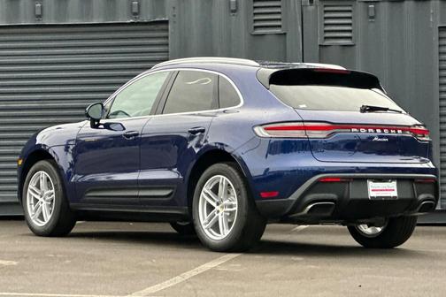 2026 Porsche Macan BASE