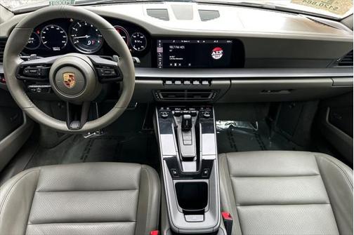 2021 Porsche 911 Carrera