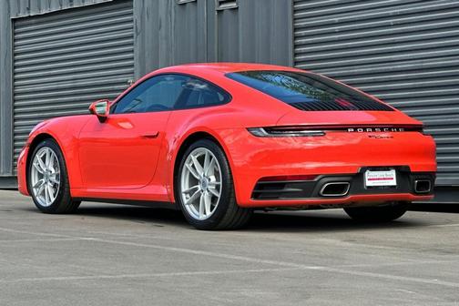 2022 Porsche 911 Carrera