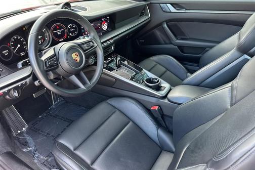 2022 Porsche 911 Carrera