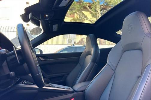 2024 Porsche 911 Carrera 4S