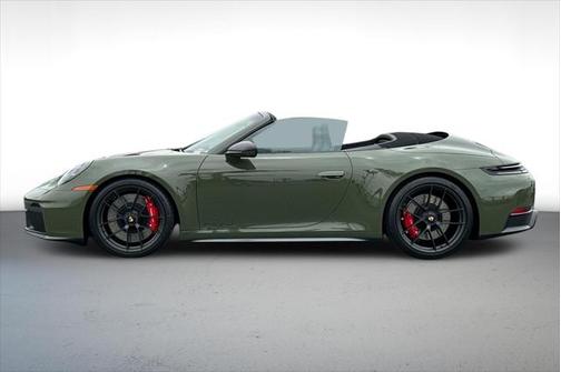 2025 Porsche 911 Carrera 4 GTS