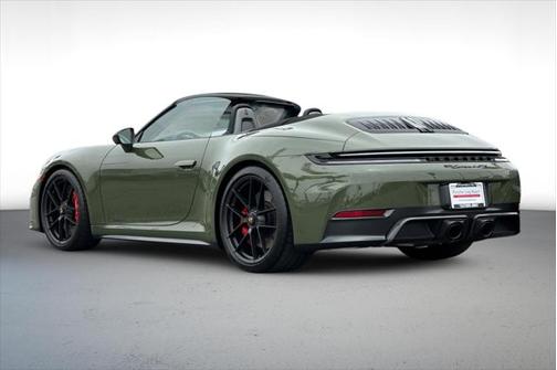 2025 Porsche 911 Carrera 4 GTS