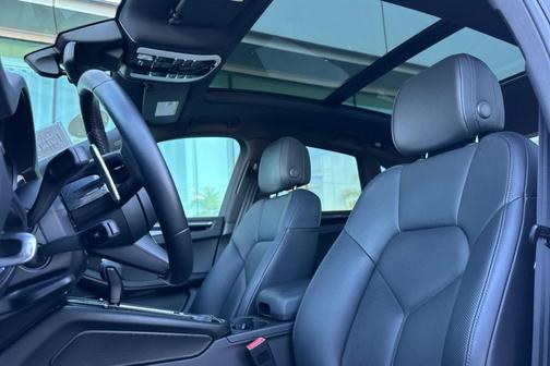 2024 Porsche Macan T