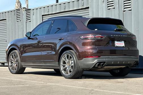 2023 Porsche Cayenne Platinum Edition