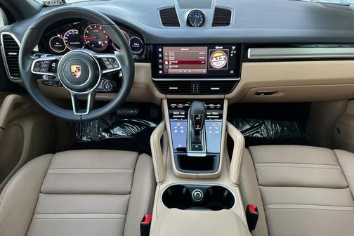 2023 Porsche Cayenne Platinum Edition