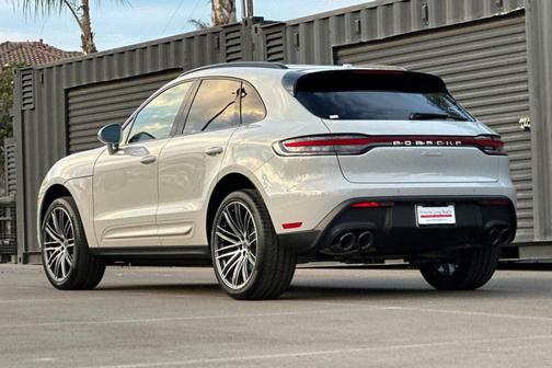 2026 Porsche Macan 