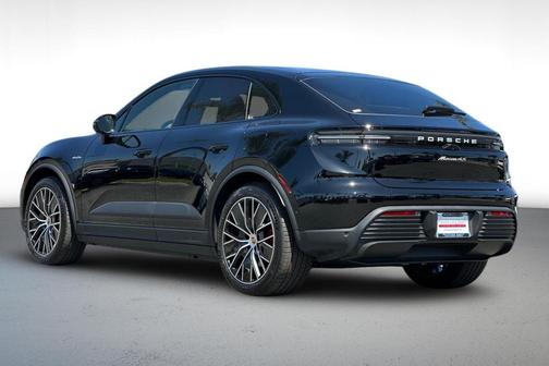 2025 Porsche Macan 4S