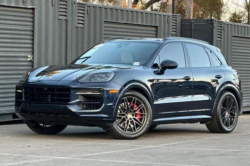 2025 Porsche Cayenne GTS