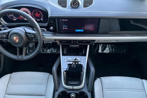 2025 Porsche Cayenne GTS