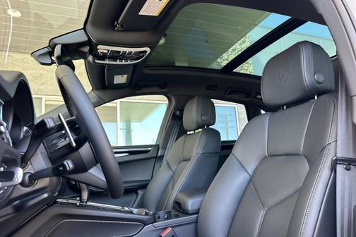 Chalk 2026 Porsche Macan Macan