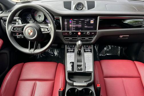 2025 Porsche Macan S